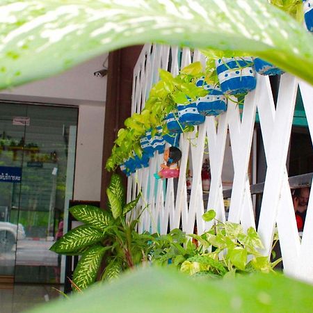 Phuthara Hostel Phuket Extérieur photo