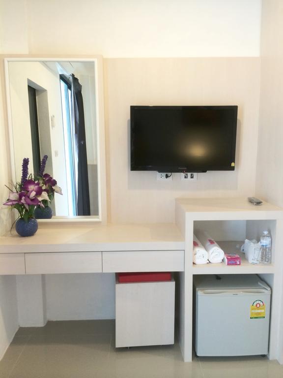 Phuthara Hostel Phuket Chambre photo