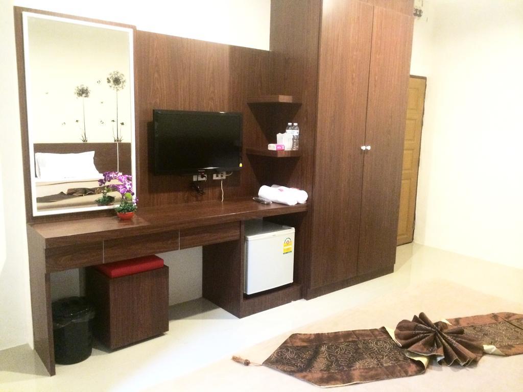 Phuthara Hostel Phuket Chambre photo