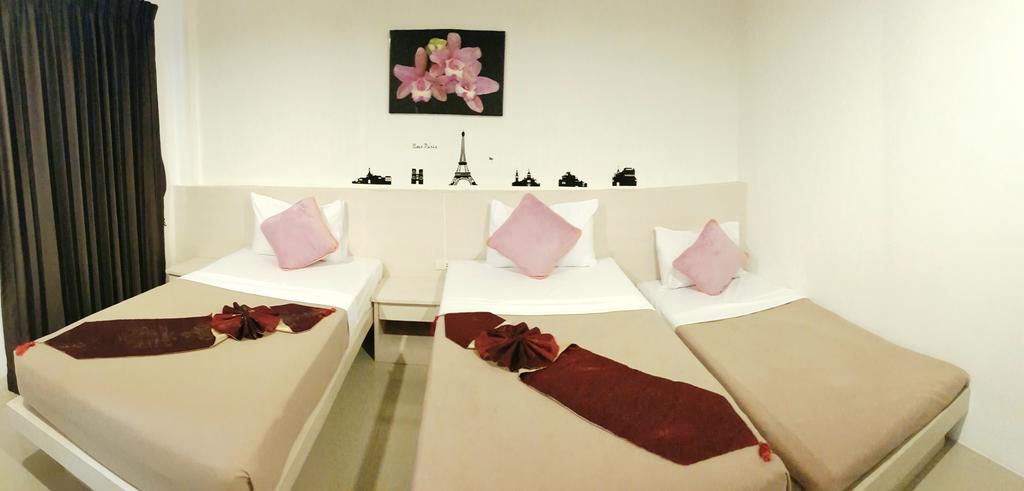 Phuthara Hostel Phuket Extérieur photo
