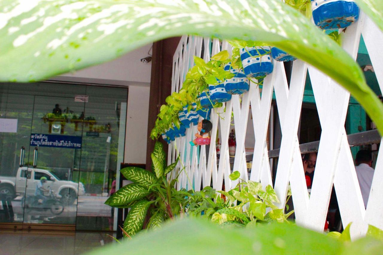 Phuthara Hostel Phuket Extérieur photo