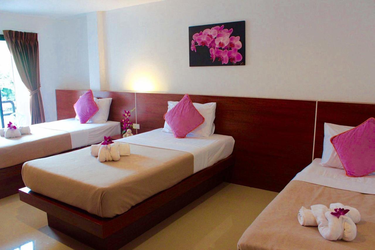 Phuthara Hostel Phuket Extérieur photo