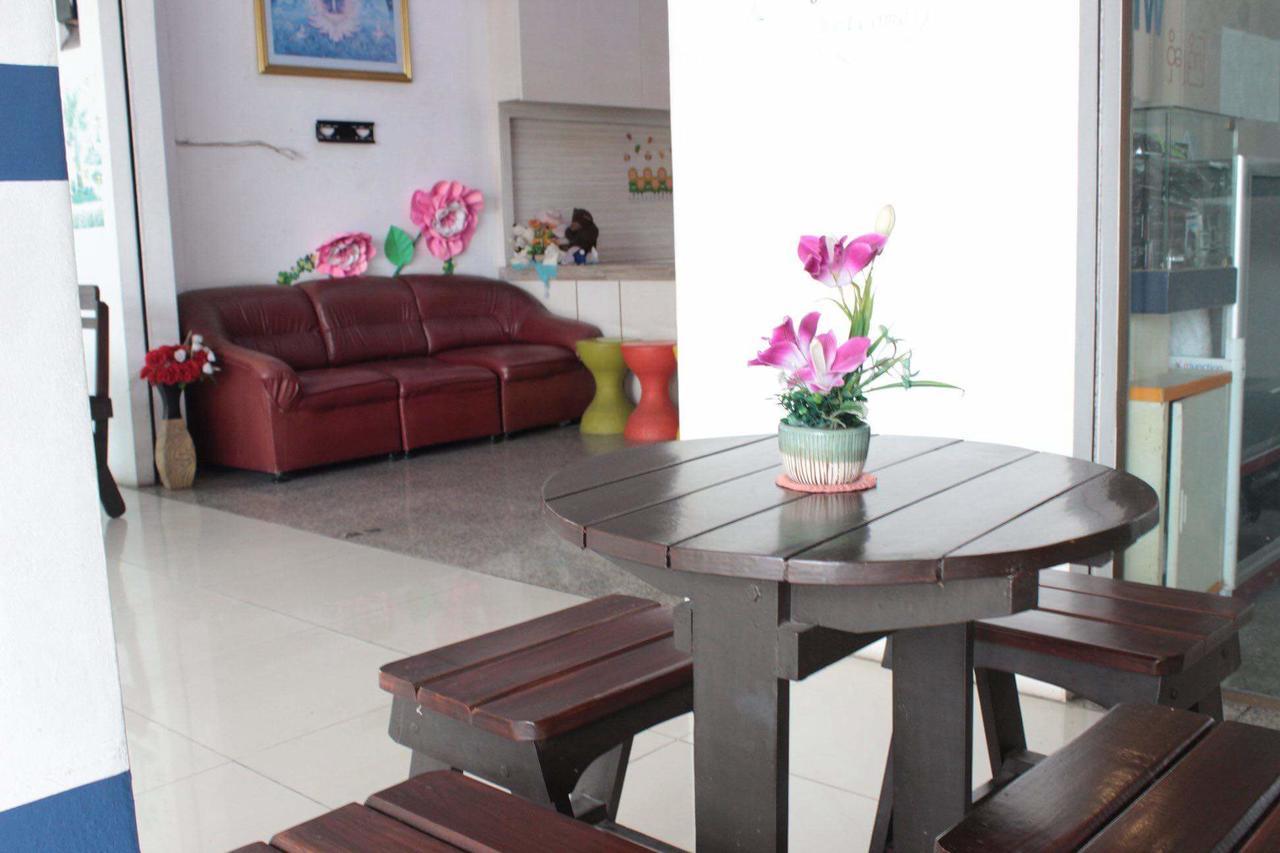 Phuthara Hostel Phuket Extérieur photo